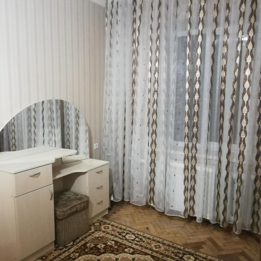 2К. Центр Возле Гуливера.Бассейная 10 Apartment เคียฟ ภายนอก รูปภาพ