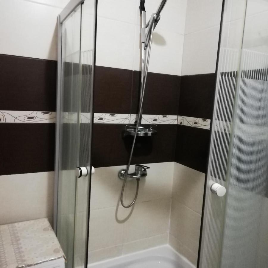 2К. Центр Возле Гуливера.Бассейная 10 Apartment เคียฟ ภายนอก รูปภาพ