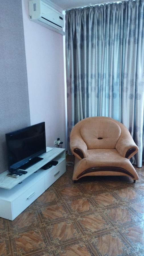 2К. Центр Возле Гуливера.Бассейная 10 Apartment เคียฟ ภายนอก รูปภาพ